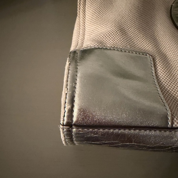 Tory Burch Tote - Picture 11 of 16